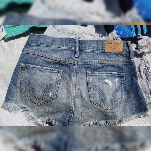 🛍4/$20 Hollister Lace Daisy Dukes - Picture 3 of 5